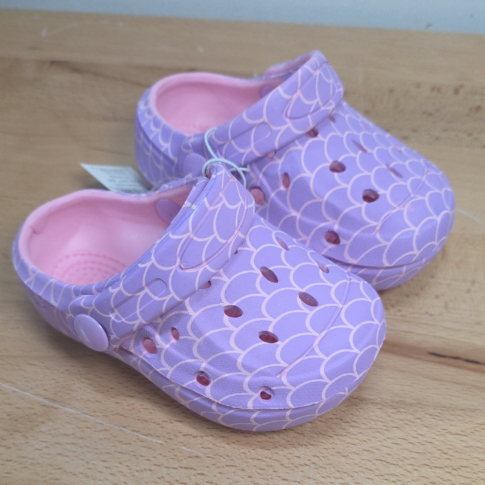 Kids Purple Slip-On Shoes Size 5/6